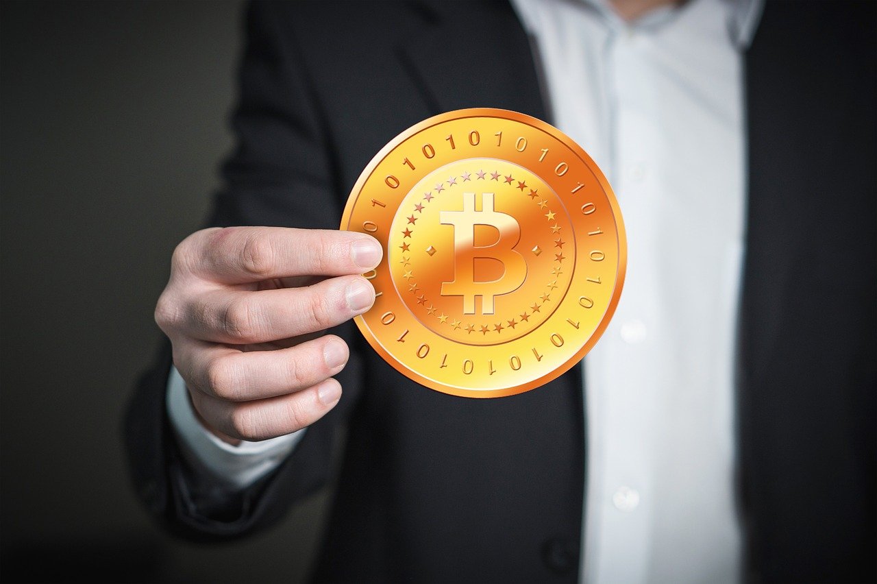 关于买房送20万元股票的回应