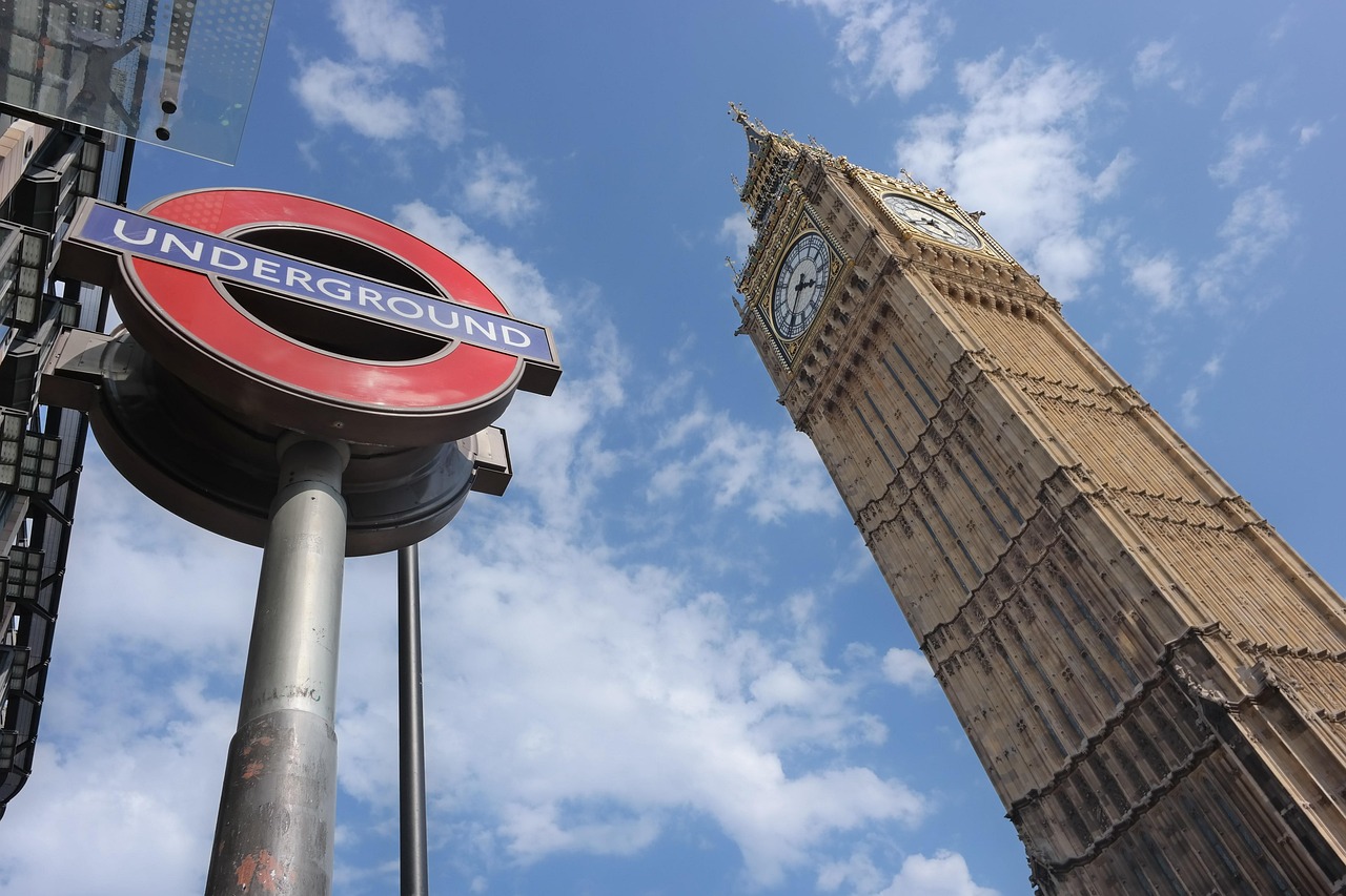探索办公楼的英文世界，解锁商务建筑的词汇宝库